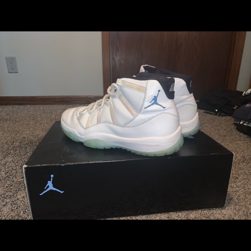 Jordan 11 legend blue